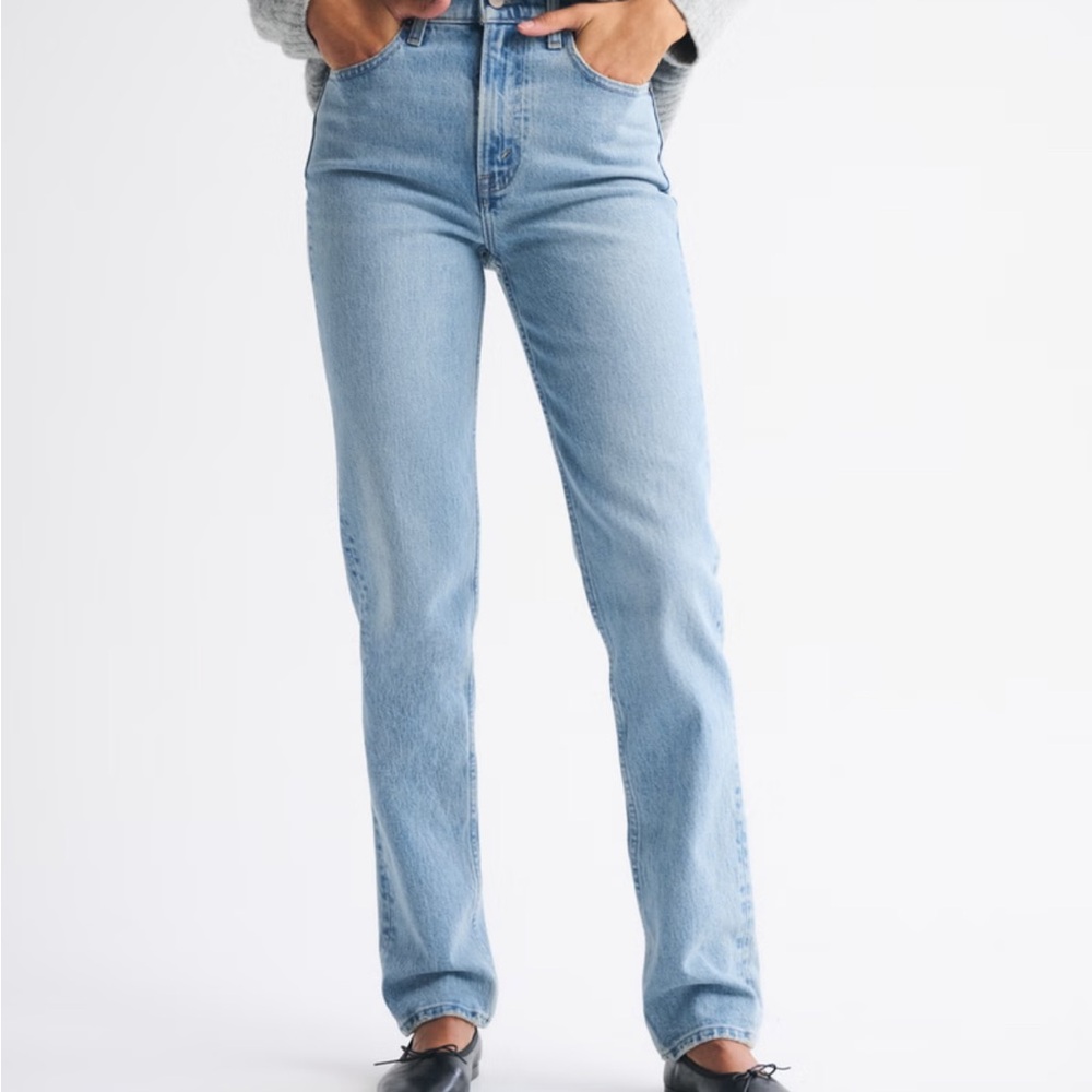 Abercrombie 90’s Ultra High Rise Straight